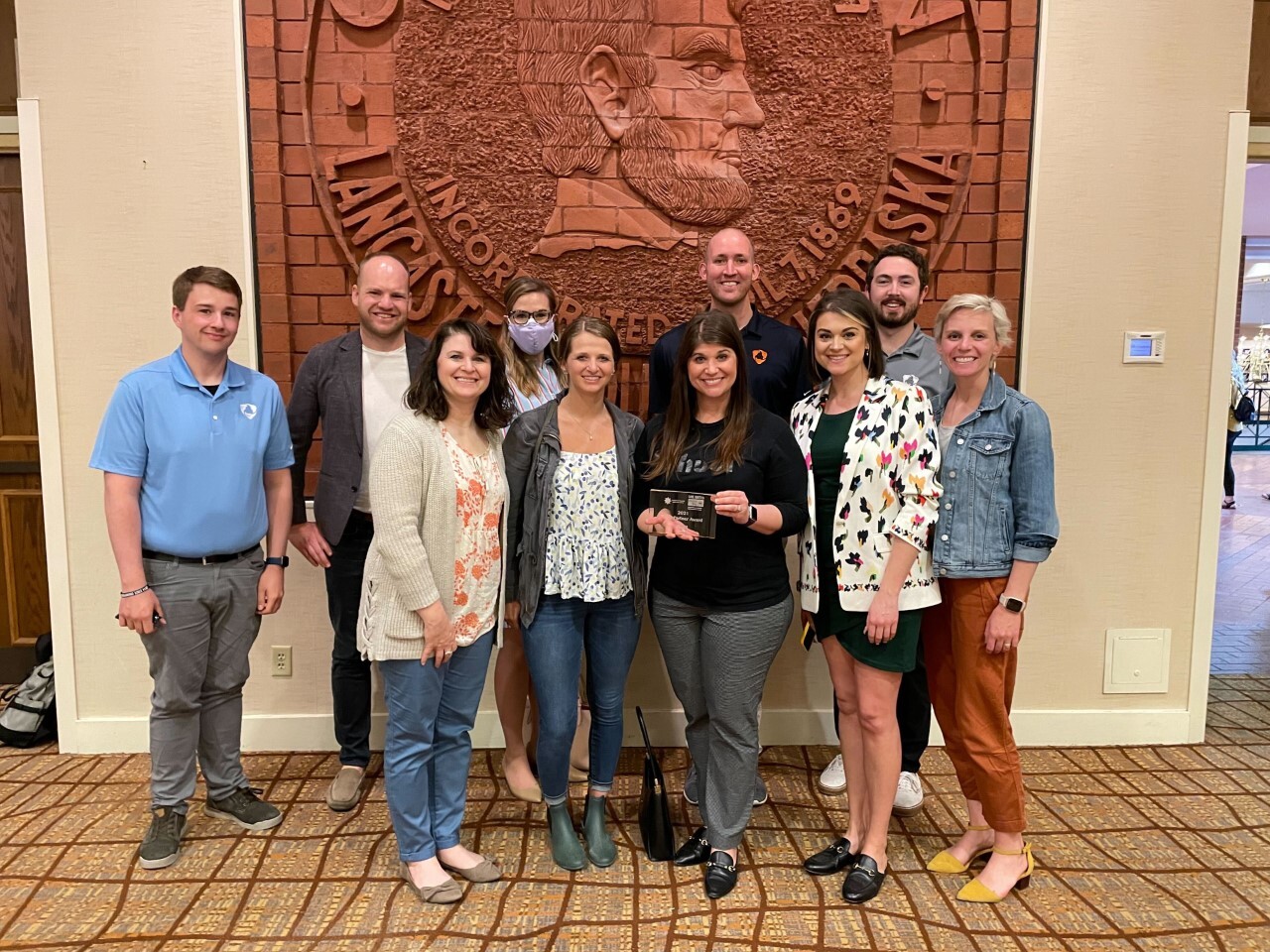 Hudl employees volunteering with United Way